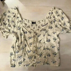 American Eagle Floral Print Puff Sleeve Top
